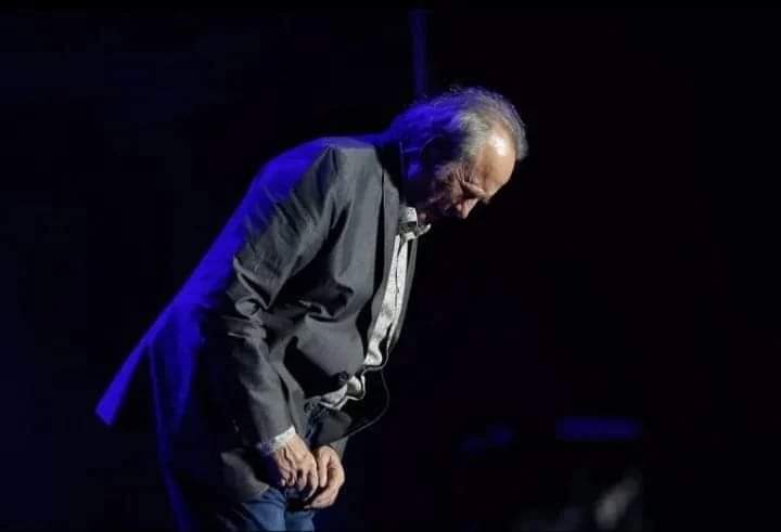 👉 La emotiva despedida de Joan Manuel Serrat en Córdoba.