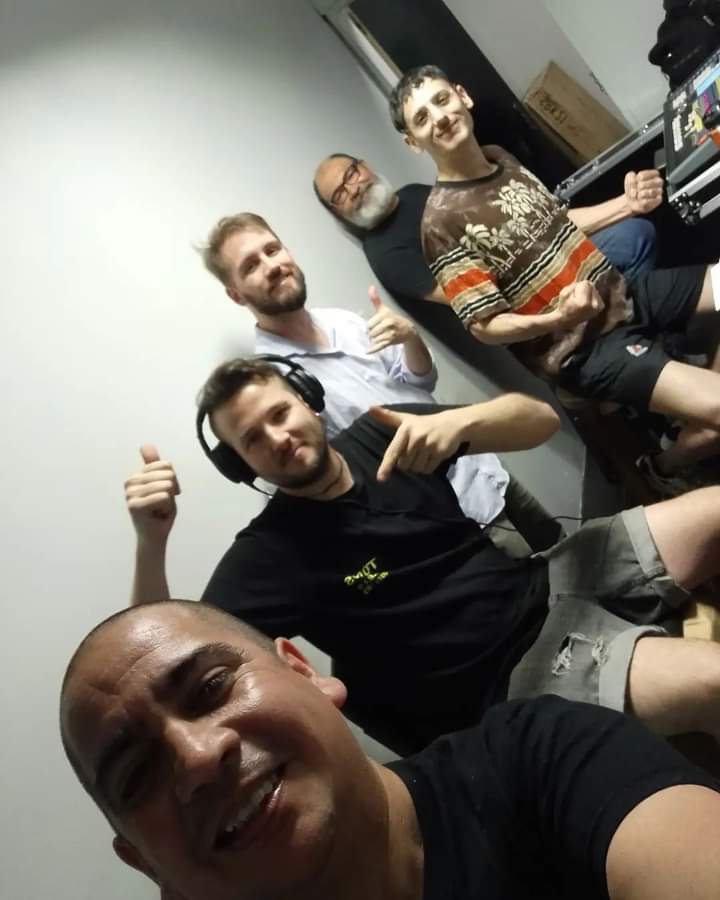 👉 Disfrutando y compartiendo buenos momentos en la cabina técnica del Teatro.