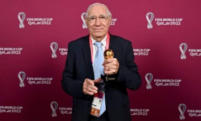 👉 Macaya Márquez fue distinguido por la FIFA y recibió un premio muy especial: “La pasión es todo”.