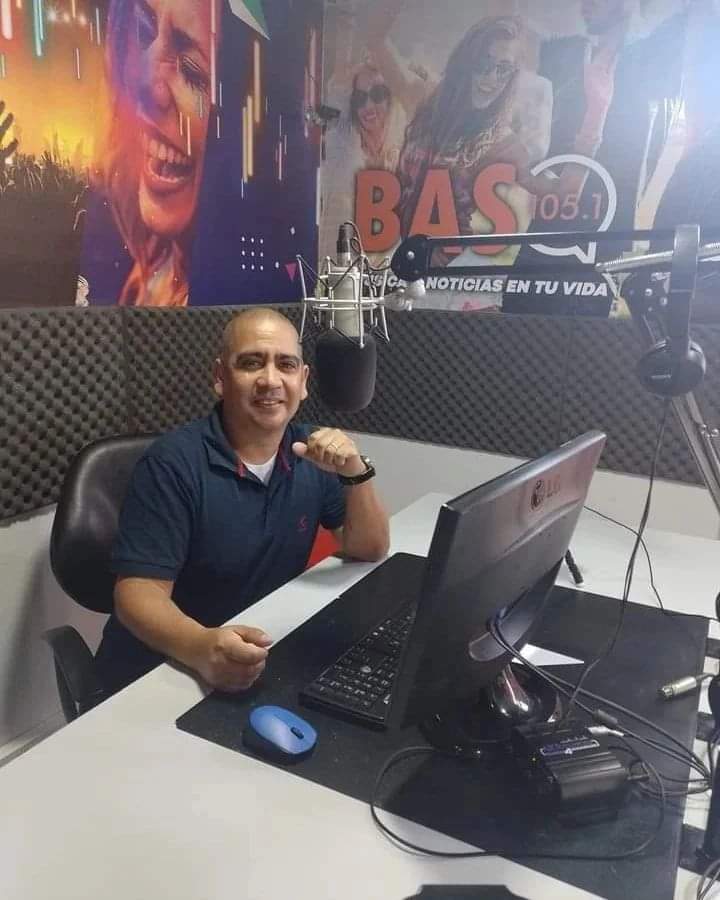👉 Compartiendo y disfrutando la magia de la radio!