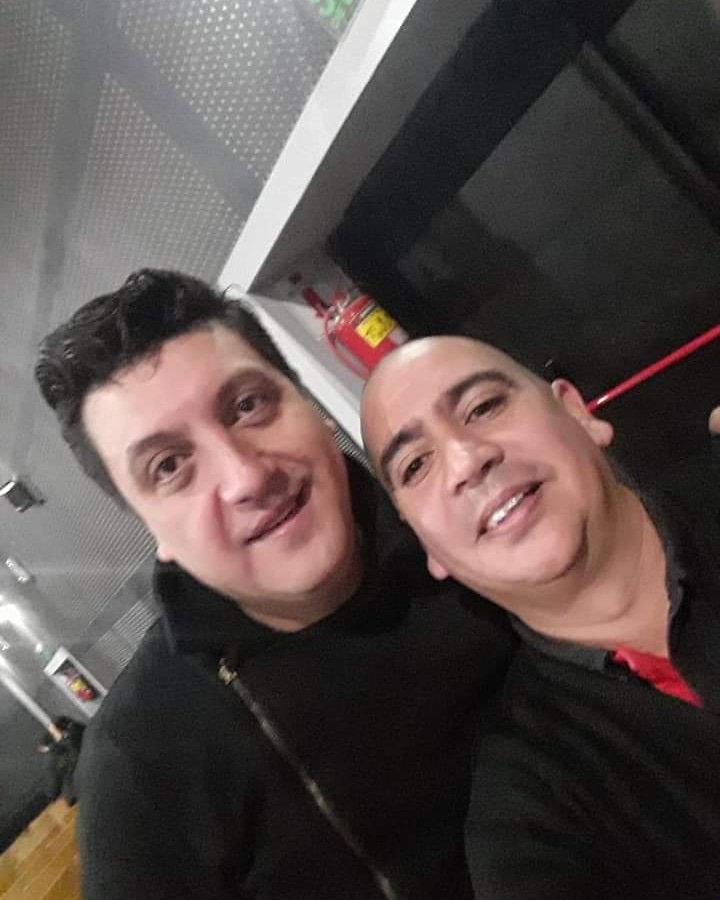 👉 Trabajando de lo que me gusta, tengo la suerte de conocer y compartir momentos junto a grandes artistas.