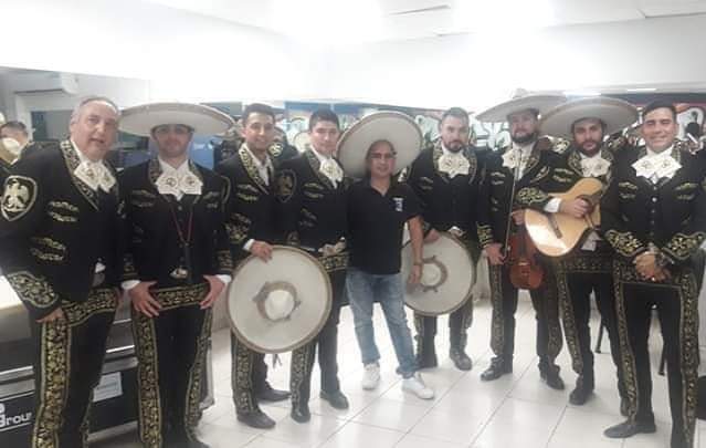 👉 Junto a los Mariachi Puro Jalisco!