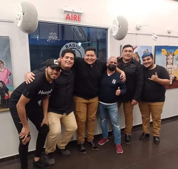 👉 Junto a la Banda Coplera que llegó desde Salta.