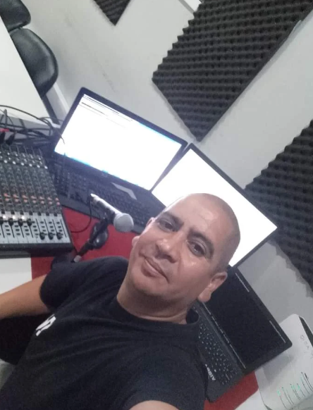 👉 Compartiendo la magia de la Radio.