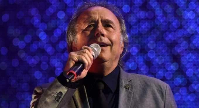 👉 Joan Manuel Serrat recibió el premio Princesa de Asturias.