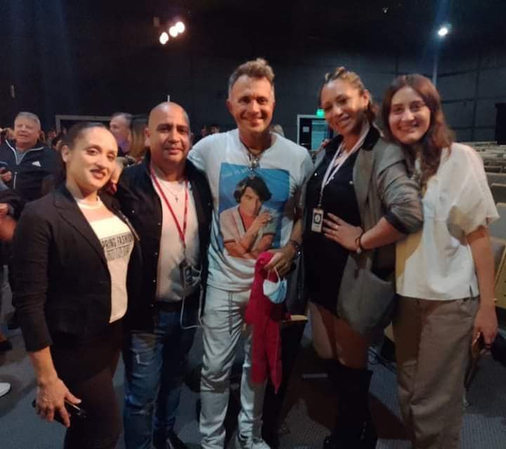 👉 Así terminamos la transmisión del programa especial que llevamos adelante junto a este gran equipo de producción!