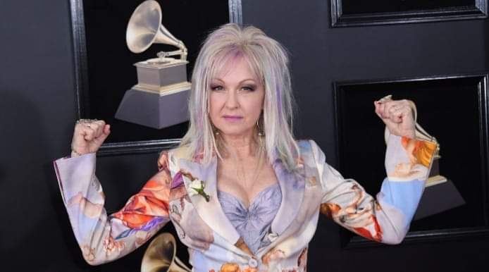 👉 Cindy Lauper repasa su carrera en “Let The Canary Sing”.