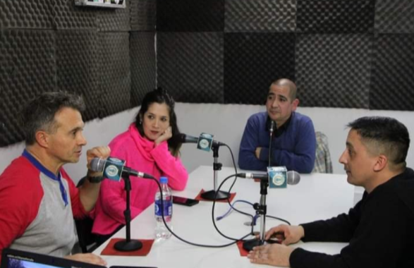 👉 Disfrutando y compartiendo la magia de la Radio!