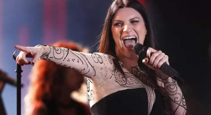 👉 Laura Pausini cumple 50 años.