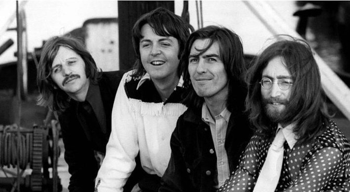 Para disfrutar en casa: un viaje en submarino con Los Beatles, una fiesta online que bate récords y mucho más.