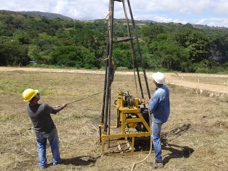 ESTUDIO GEOTÉCNICOS Y DE SUELOS