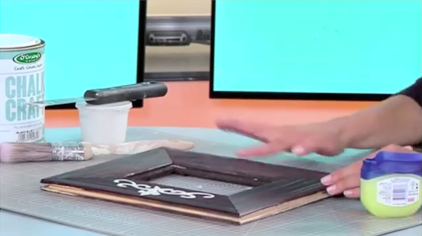 HOW TO PAINT A WOODEN FRAME, DISTRESS WITH VASELINE & RAISED STENCIL USING CHALK CRAFT