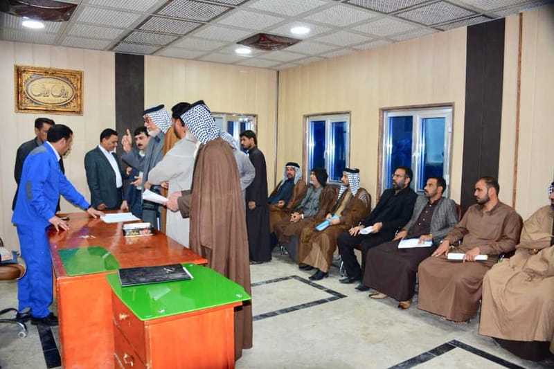 مدير فرع توزيع كهرباء ذي قار يواصل استقبال المواطنين للاستماع الى مشاكلهم وإيجاد الحلول المناسبة لها.