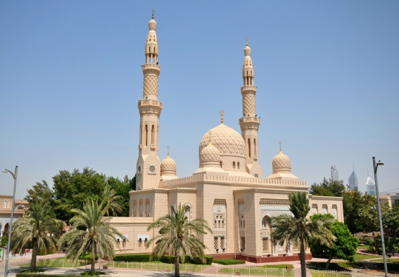 The Most Amazing and Antiqued Mosque in the UAE