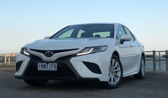 Toyota Camry Hybrid 2019 Review