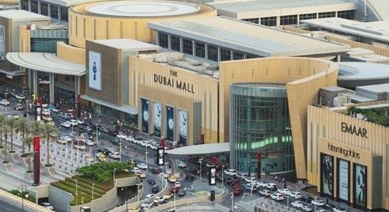 Shopping fans; Amazing strip mall in Dubai