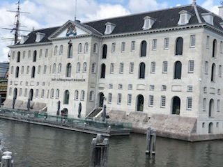 Cycling through the city