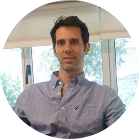 פסיכותרפיסט ועובד סוציאלי קליני .M.S.W (מ.ר. 33338), מומחה בטיפול אונליין במבוגרים, נוער והדרכת הורים בתחום רילוקיישן, בריאות הנפש והחינוך המיוחד (.M.A)