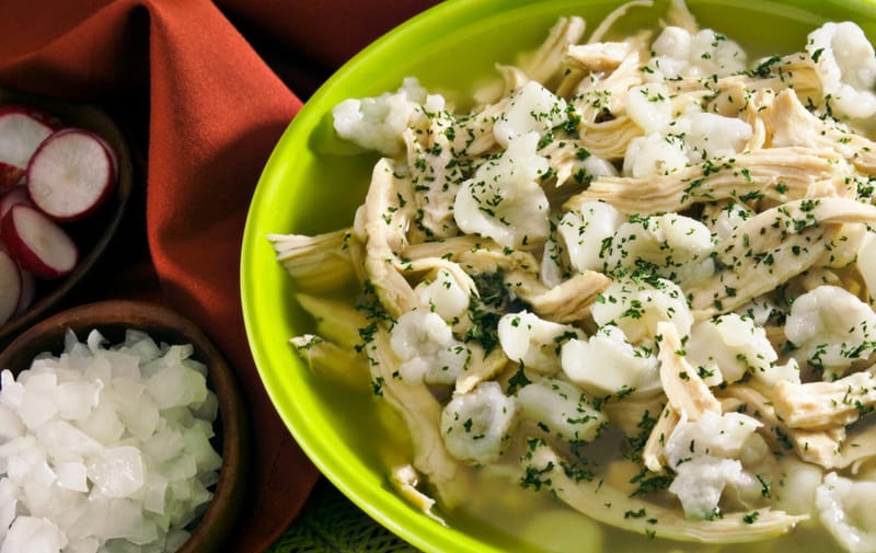 Pozole de pollo