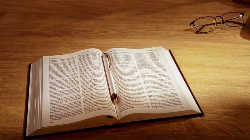 6. Cum ar trebui să abordăm și să folosim Biblia într-un mod care respectă voia lui Dumnezeu? Care este valoarea inerentă a Bibliei?