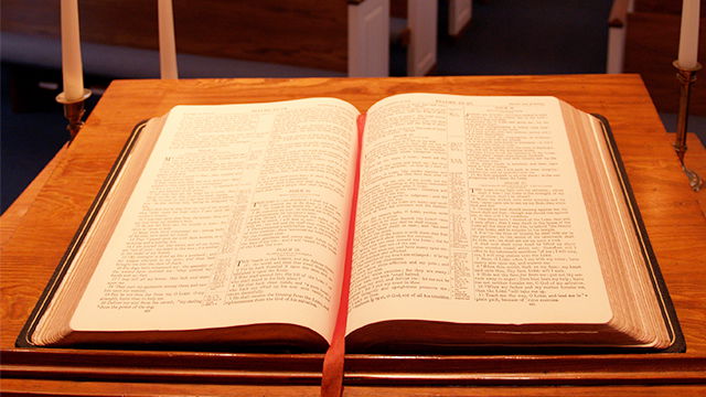 3. Biblia a fost întocmită de om, nu de Dumnezeu; Bibla nu Îl poate reprezenta pe Dumnezeu