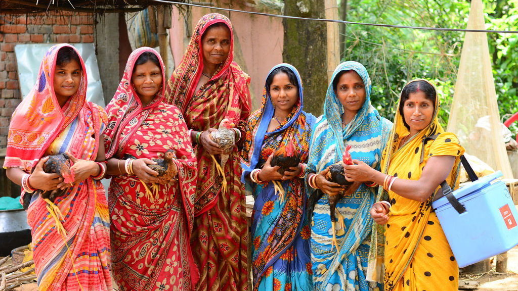 EXPERIENCIAS DE EMPODERAMIENTO DE MUJERES DE HOGAR EN LA INDIA