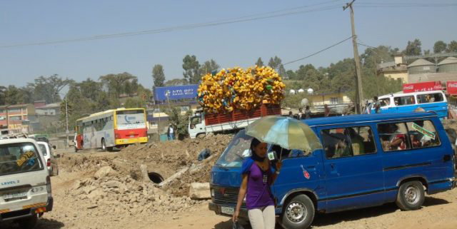 አንድ የ 17 ዓመት ልጅ በተጨናነቀበት ጎዳና ላይ 'በጣም የተወደደ አፍቃሪ' ተገድላለች