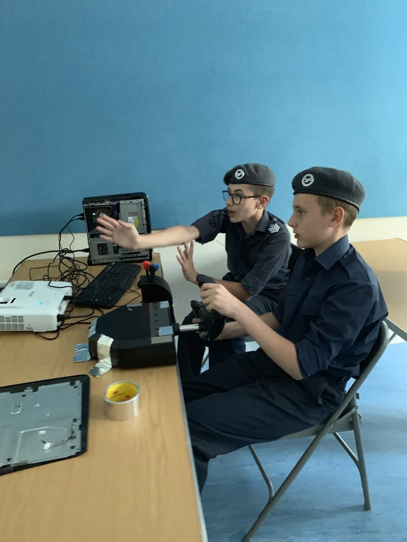 Flight Sargeant Fixes Flight Sim Issue