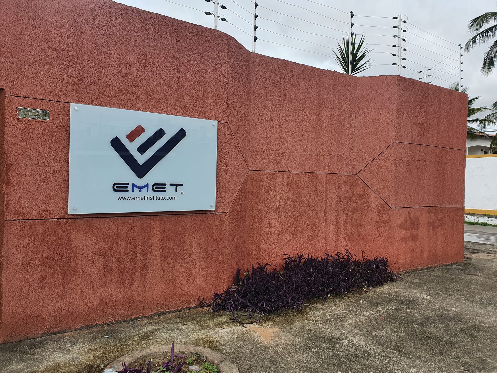 EMET INSTITUTO SÃO LUÍS