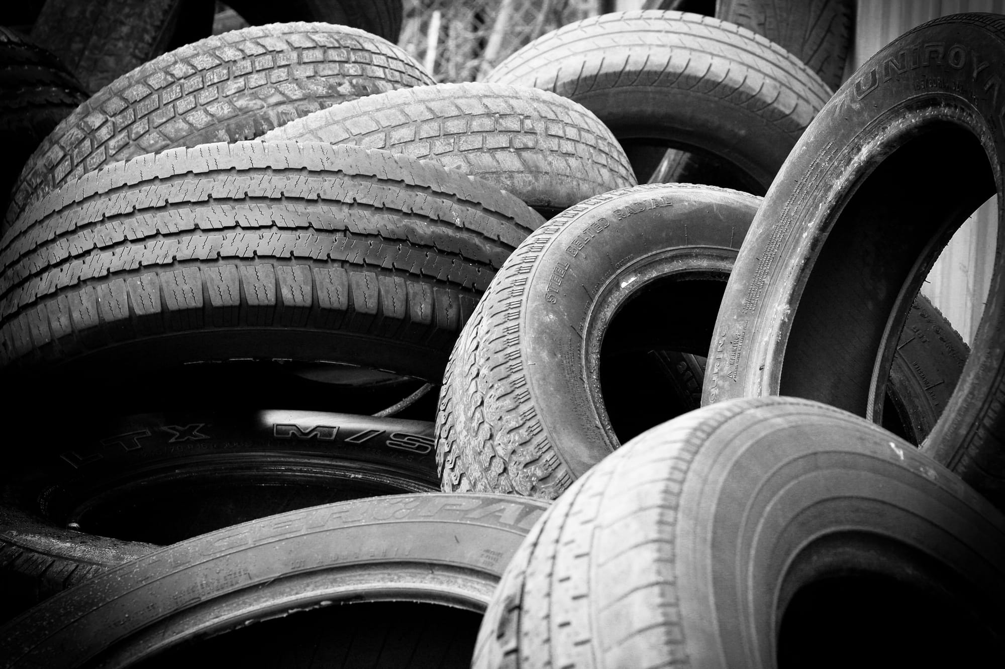 CÓMO CAMBIAR UN NEUMÁTICO PINCHADO