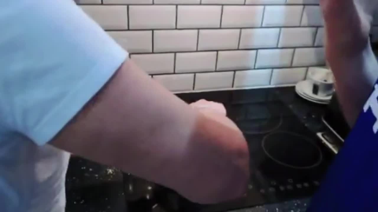 05) Flatten the Biscuit Mixture into the Cake Tin