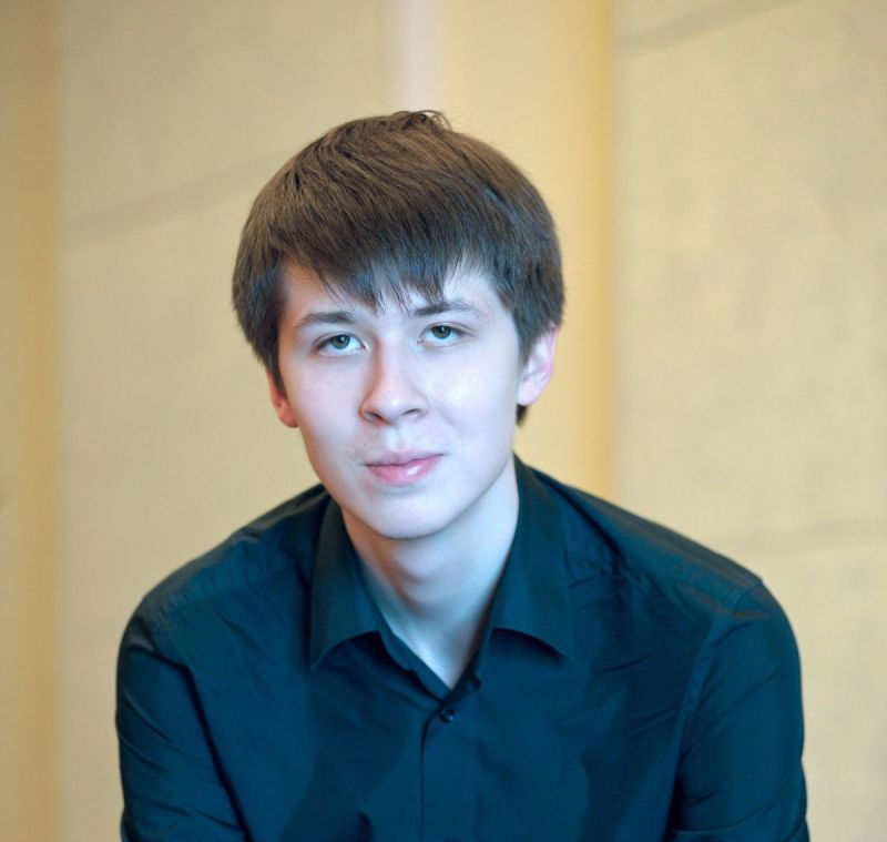 Анатолий Степанов