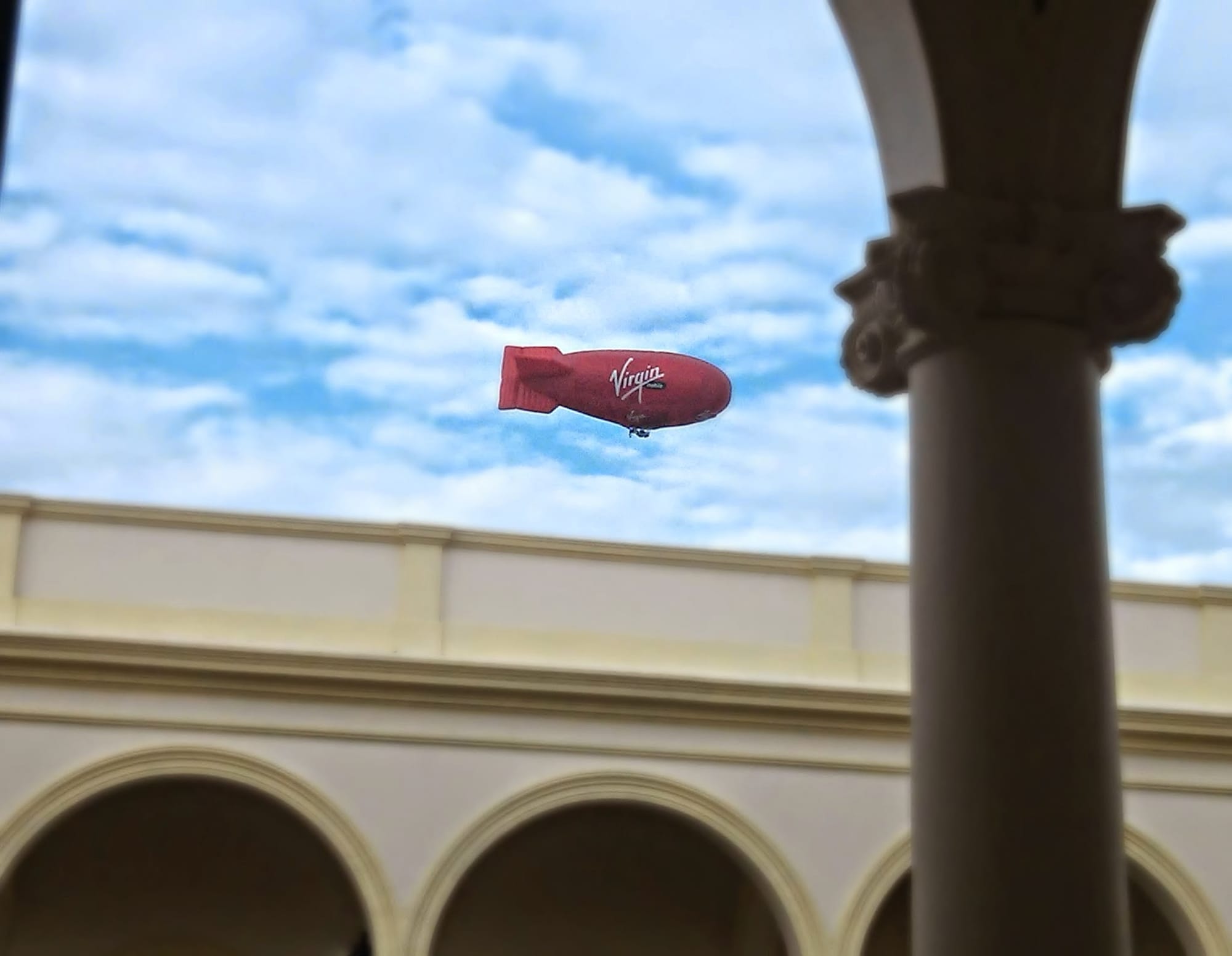 EL VIENTO PASA, TU RECUERDO TAMBIÉN