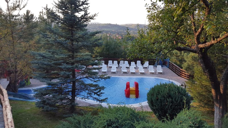 Piscina exterioara copii Club Vila Bran