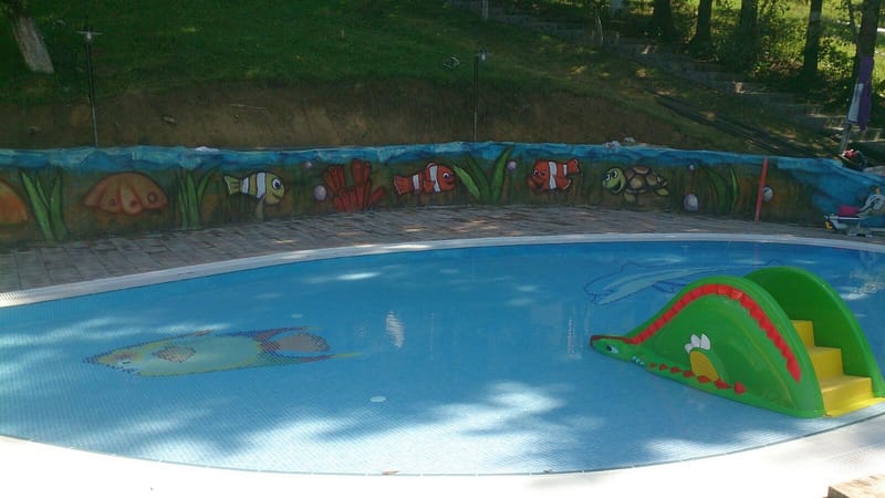 Piscina exterioara copii Club Vila Bran