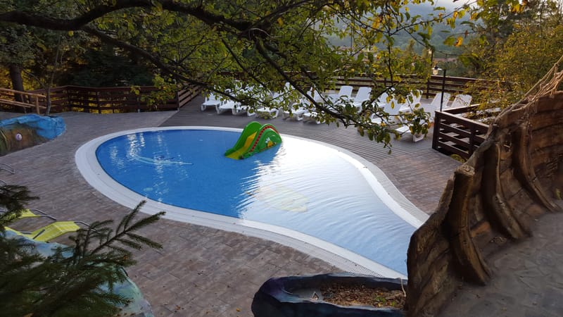Piscina exterioara copii Club Vila Bran