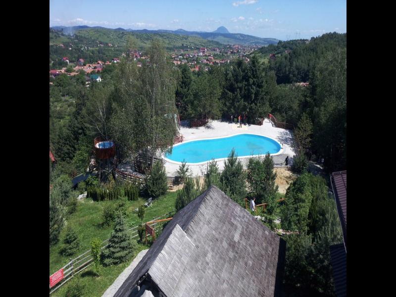 Piscina exterioara Club Vila Bran