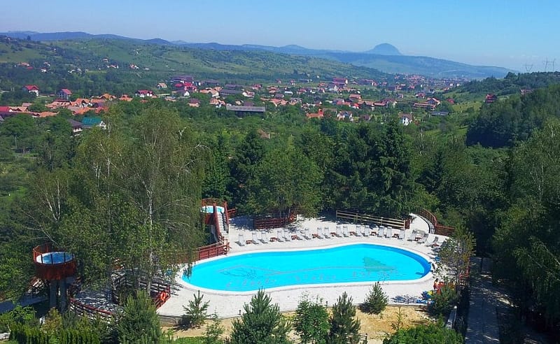 Piscina exterioara Club Vila Bran