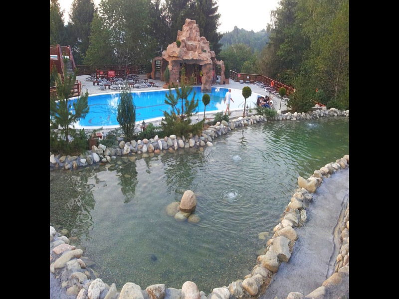 Piscina exterioara Club Vila Bran