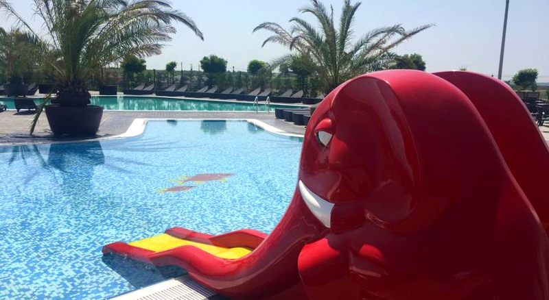 Piscina Plaza Lake Rojiste