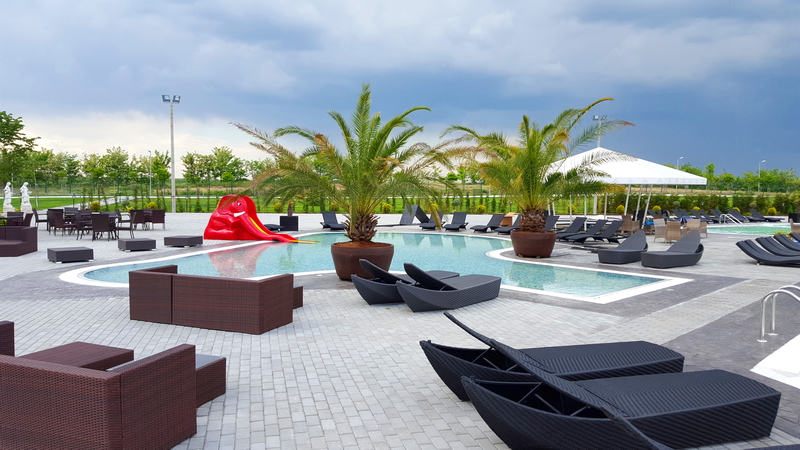 Piscina Plaza Lake Rojiste