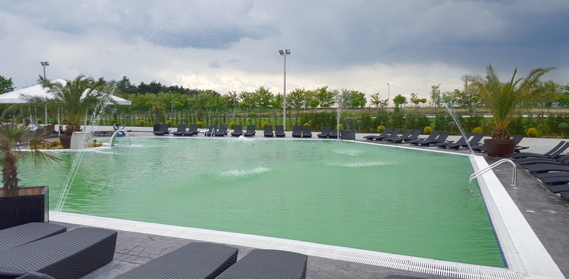 Piscina Plaza Lake Rojiste