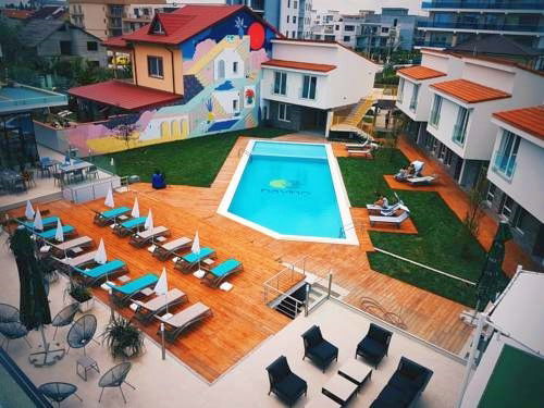 Piscina Resort Hotel Nayino Navodari