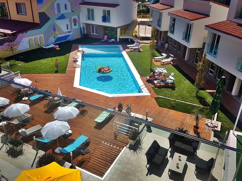 Piscina Resort Hotel Nayino Navodari