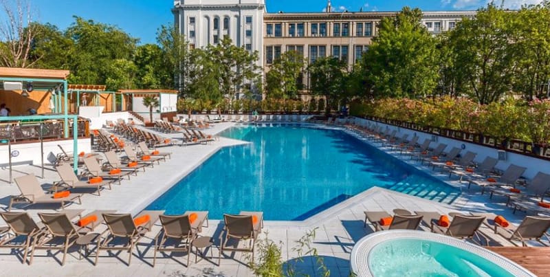 Younivers Summer Club Bucuresti