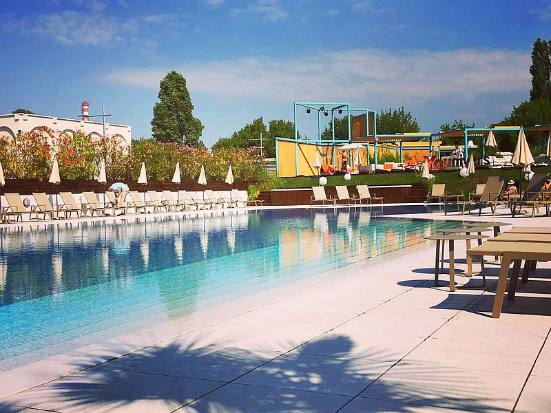 Younivers Summer Club Bucuresti