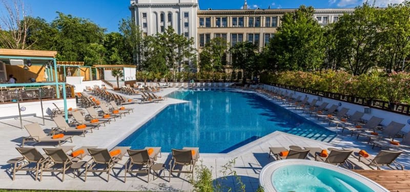 Younivers Summer Club Bucuresti