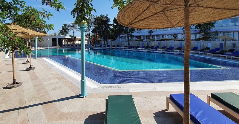 Piscine Phoenicia Blue View Resort