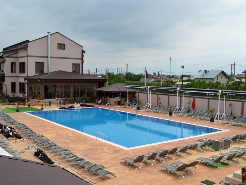 Complex La Nicole Ploiesti