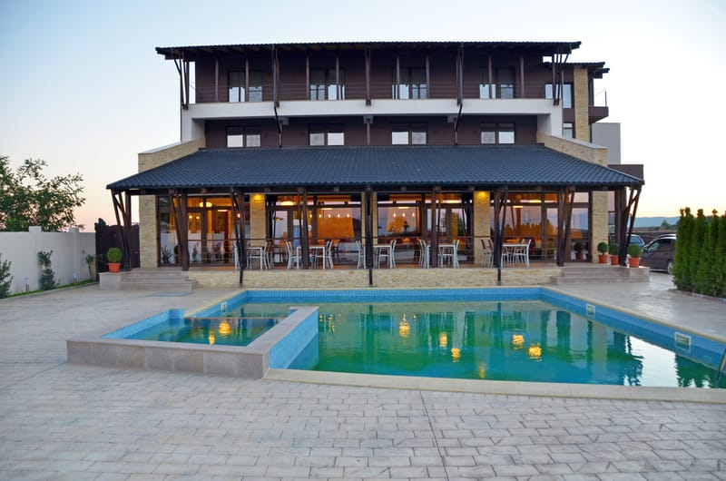 Piscina Pensiune Sara Focsani